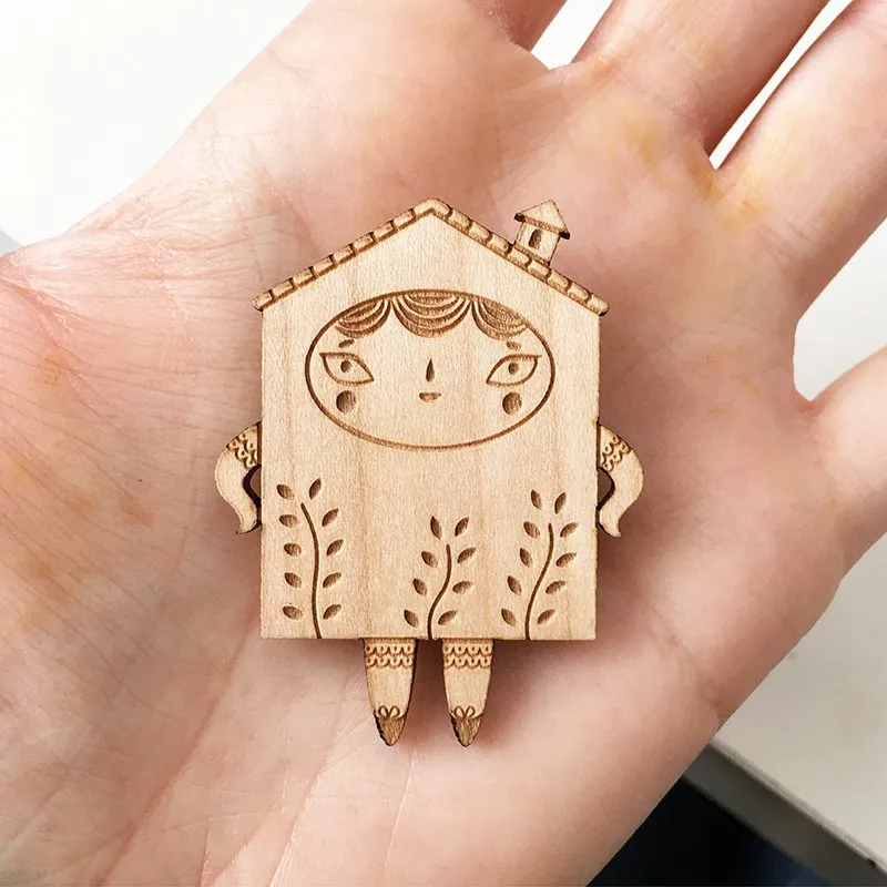 Broche Poupée Asanoha LES FOLLES MARQUISES fabriquée à Calais