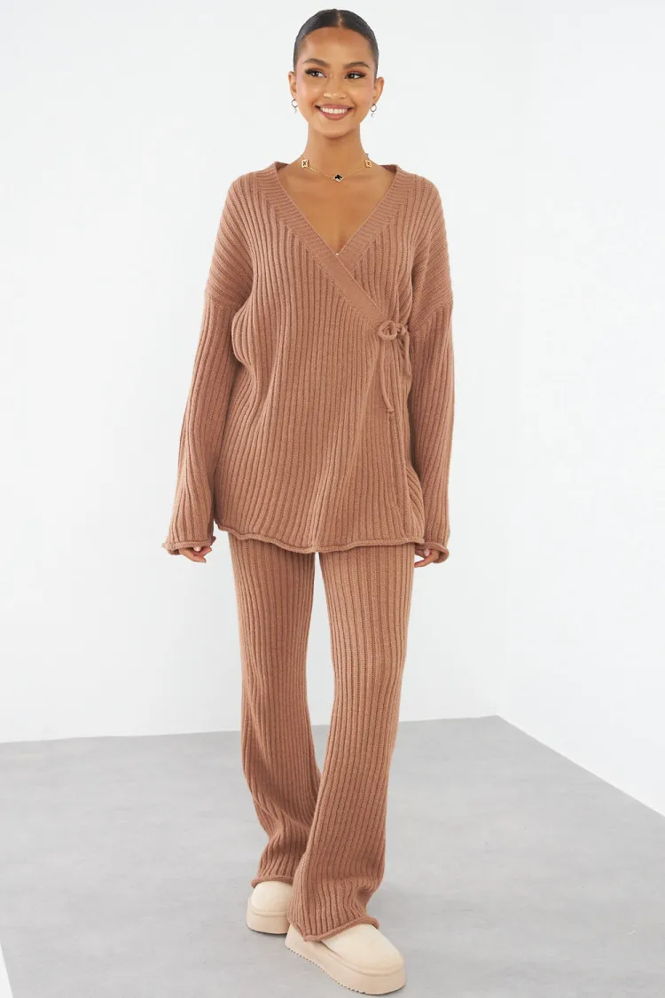 Ensemble 2 pièces gilet croisé + pantalon marron en maille