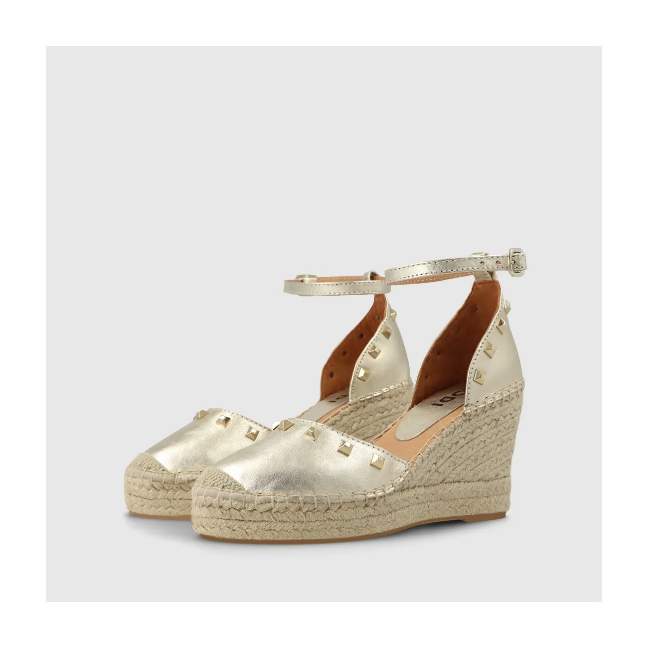 Espadrille femme en cuir métallisé doré et clous métalliques.I LODI Chaussures pour femme online.