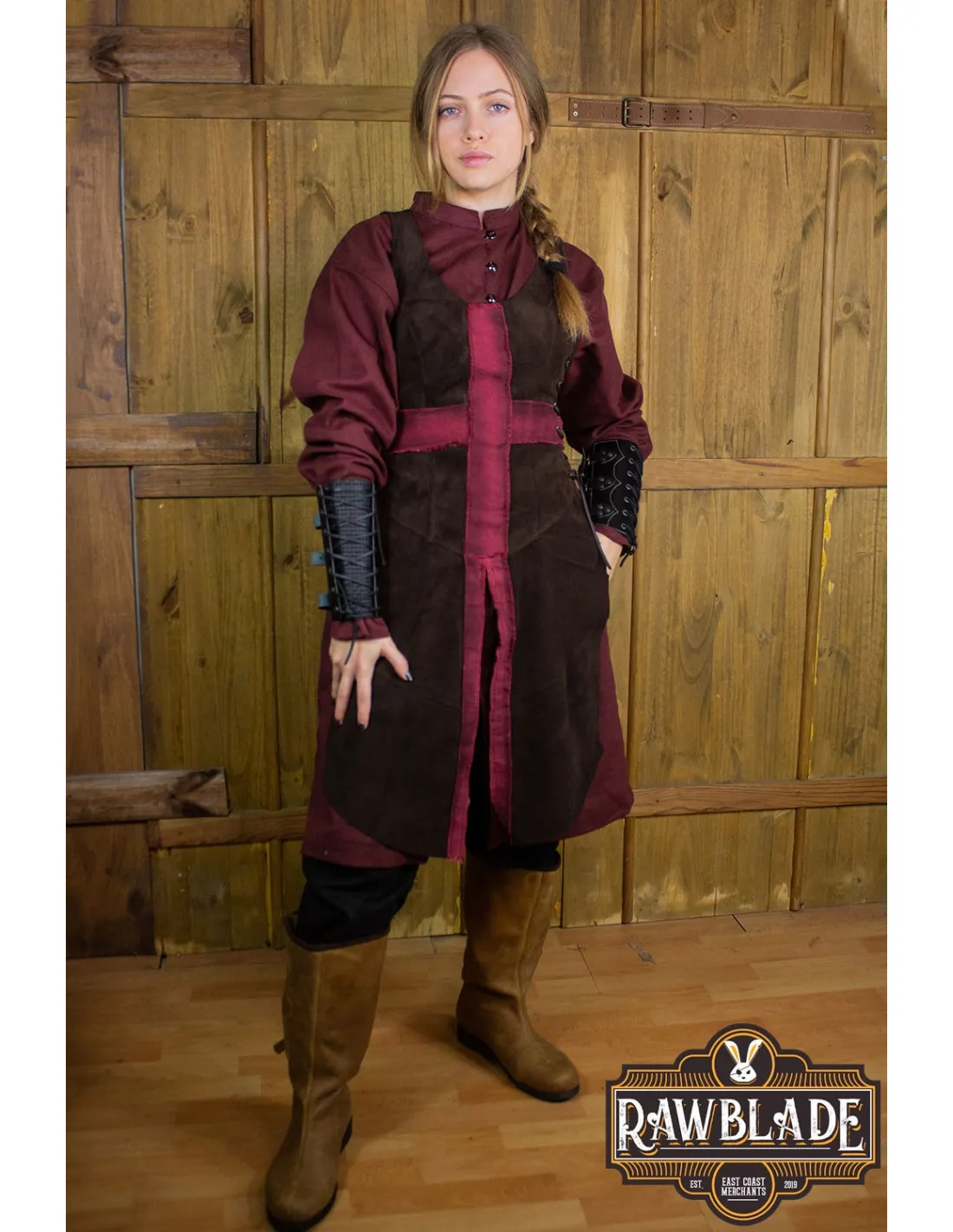 Tabard Croisé Médiéval pour Femme - Marron et Rouge ⚔️ Boutique Épées