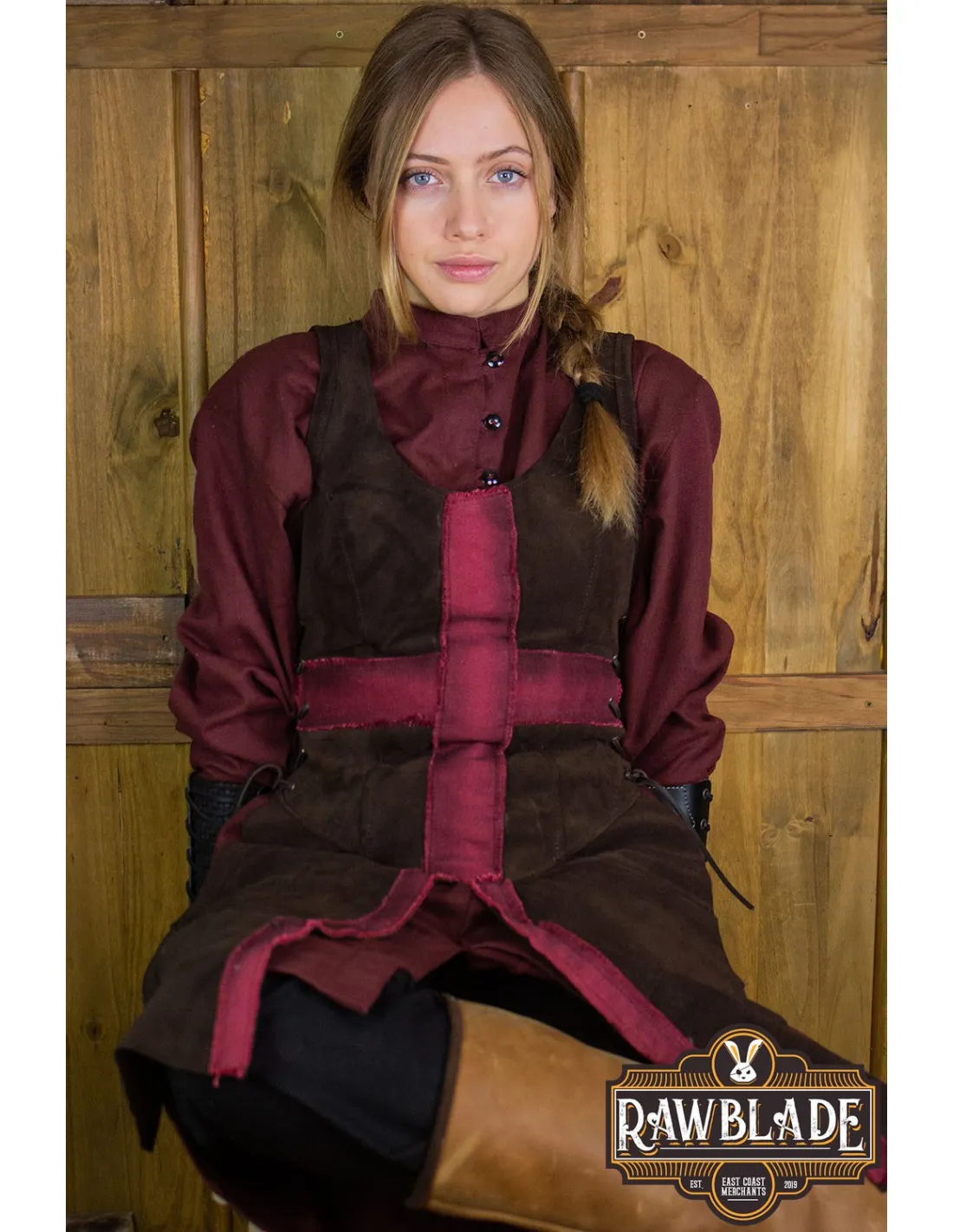 Tabard Croisé Médiéval pour Femme - Marron et Rouge ⚔️ Boutique Épées